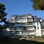 Appartement 2 Pieces Avec Terrasse, Garage, Et Ascenseur, Jusqu\'A 4 Couchages - La Baule Centre - Fr-1-245-124